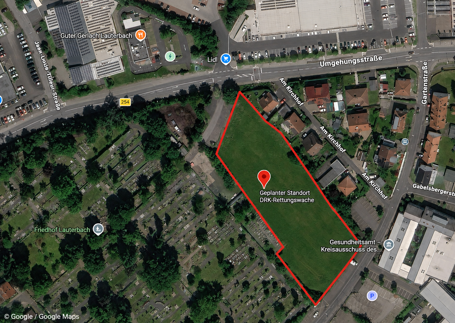 Luftbild des geplanten Standorts der DRK-Rettungswache neben dem Friedhof in Lauterbach